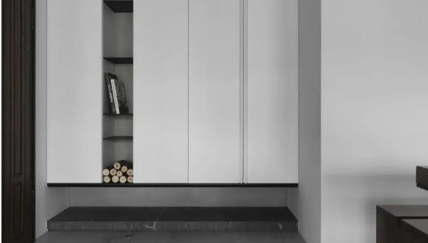 現(xiàn)代極簡木飾面大平層裝修，平和而高級